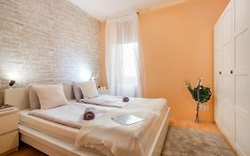 Central Premier Apartment